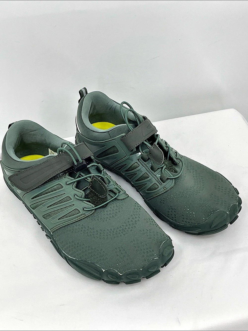 WHITIN Sports Athletic Shoes Green & Gray SIZE 42 TRAIL RUNNING SHOE